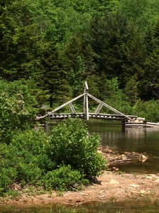 Bridge at the center of the Jordan Pond trail